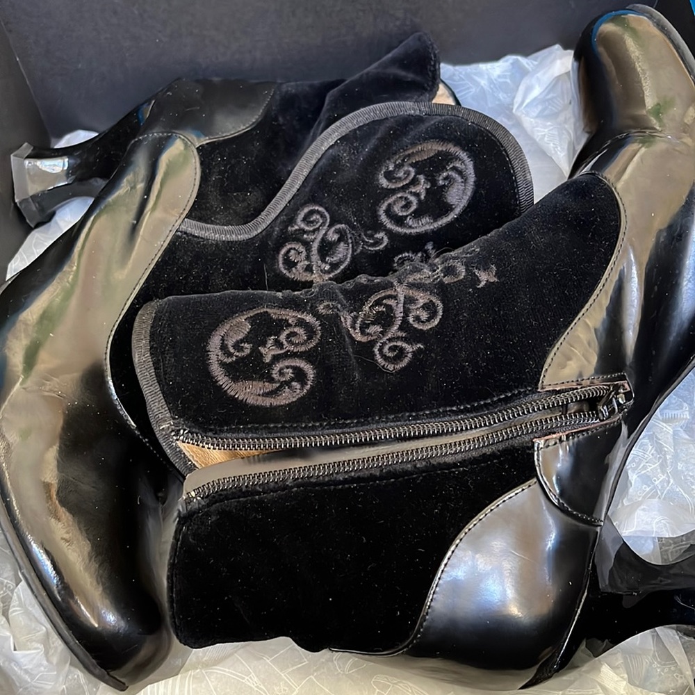 Fluevog Baroque Lorrain suede boots